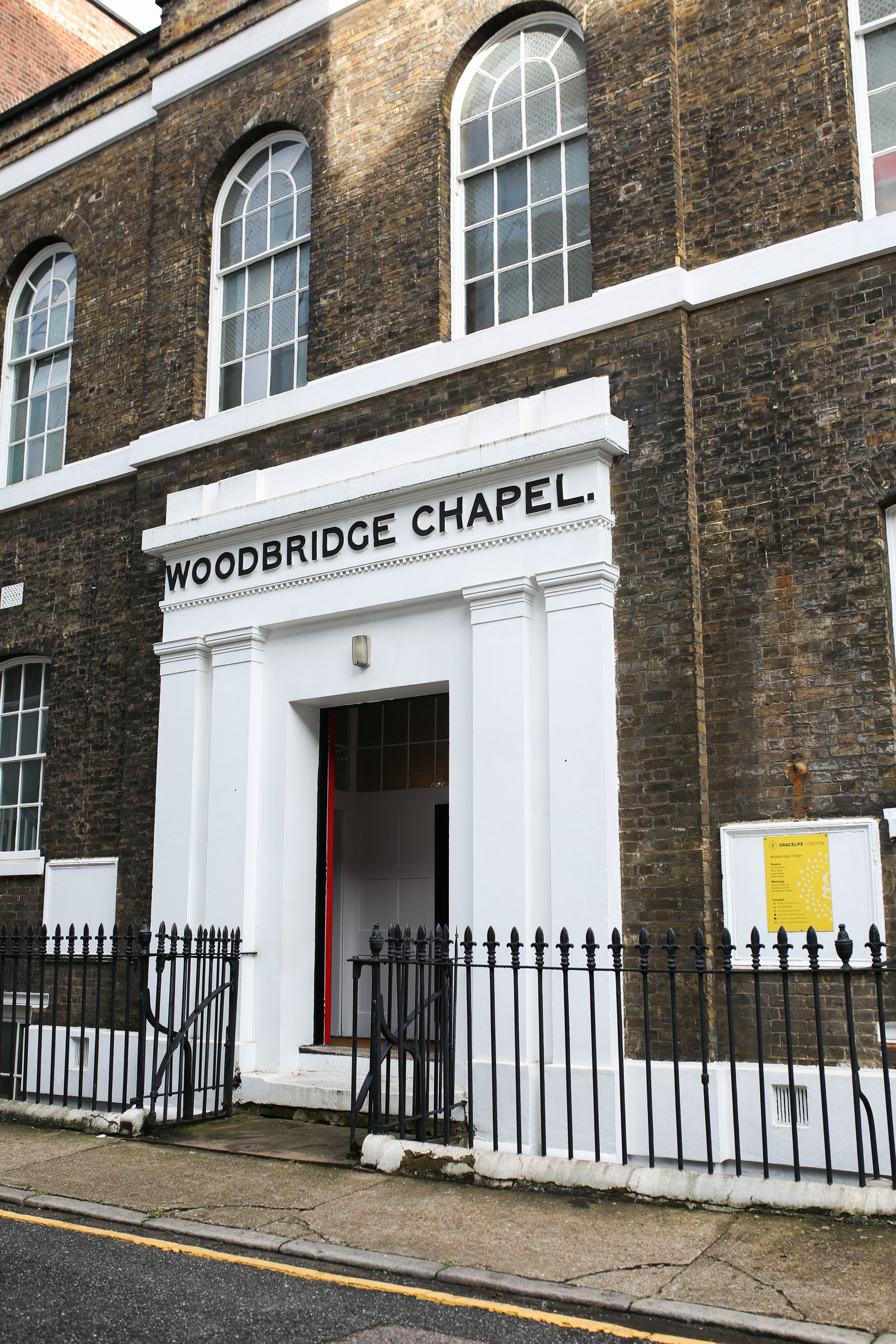 The entrance of Woodbridge Chapel